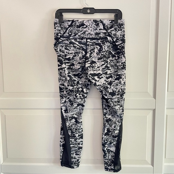 Lululemon Black Interlaced Starlight Train Times Leggings Size 10 26611 - Picture 2 of 15